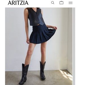 NWT- Aritzia brown pleated skirt- 6